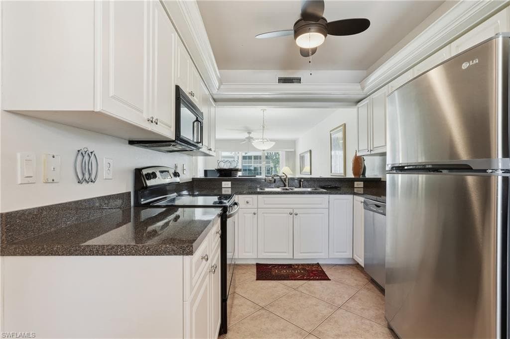 144 Pebble Shores Dr 103, Naples, FL 34110-11