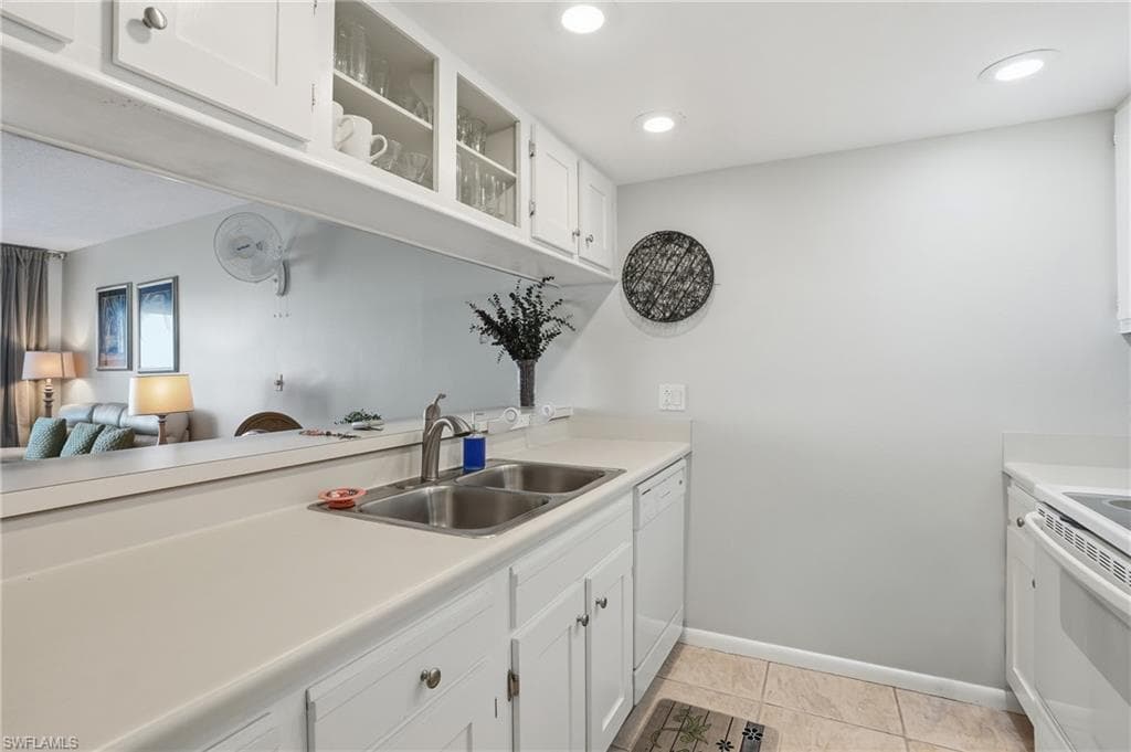 2875 Palm Beach Blvd 202, Fort Myers, FL 33916-16