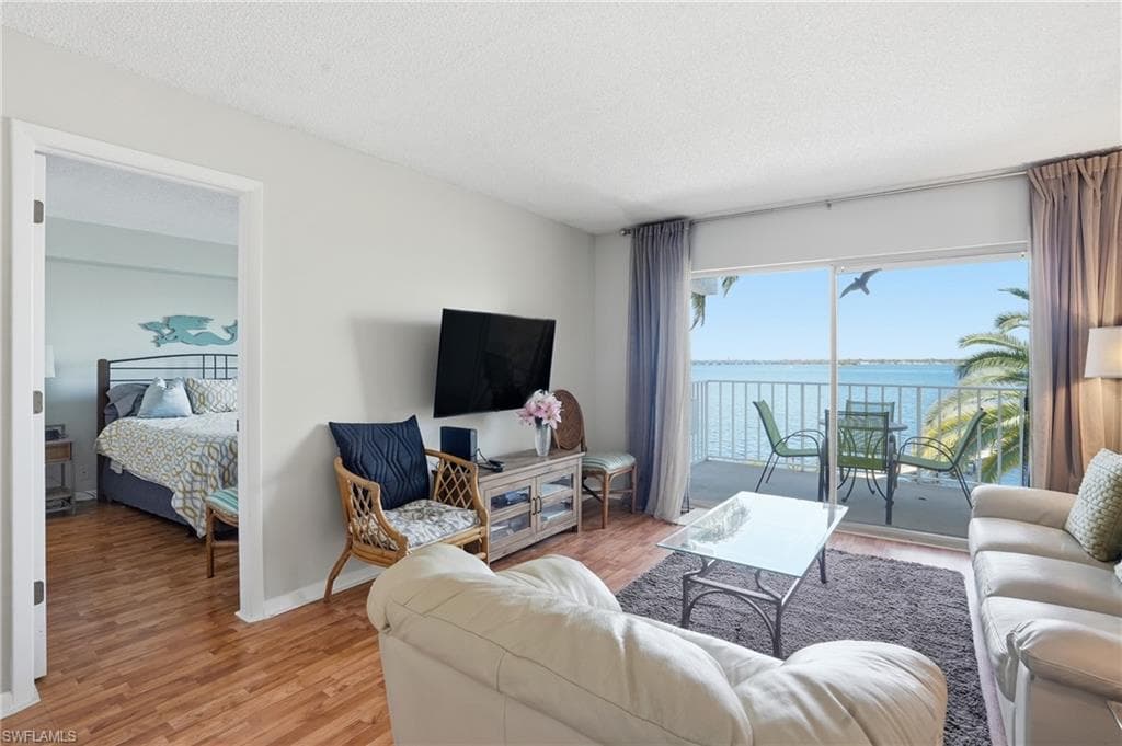 2875 Palm Beach Blvd 202, Fort Myers, FL 33916-19