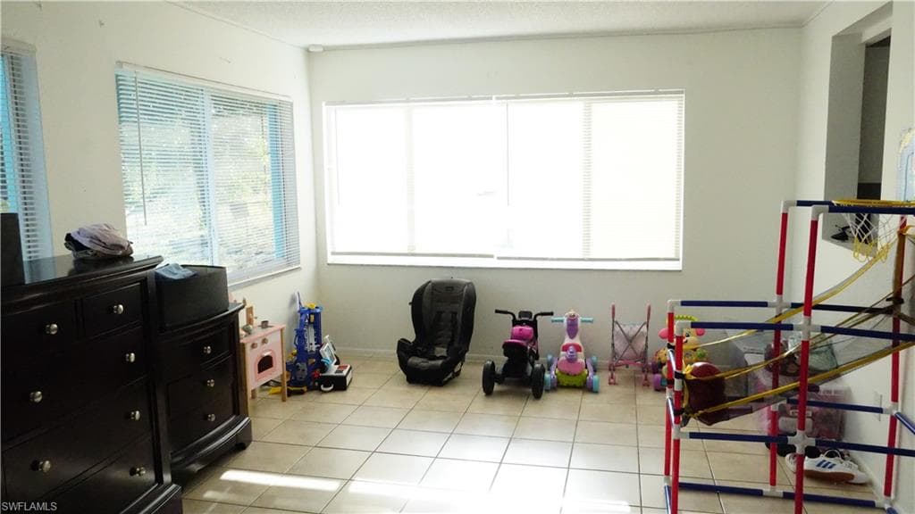 5106 Lee Cir S, Lehigh Acres, FL 33971-8