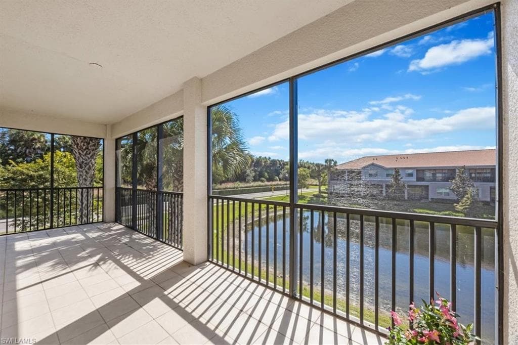 6525 Monterey Pt 201, Naples, FL 34105-9