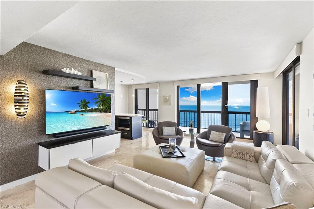 4551 Gulf Shore Blvd N 1400, Naples, FL 34103-3