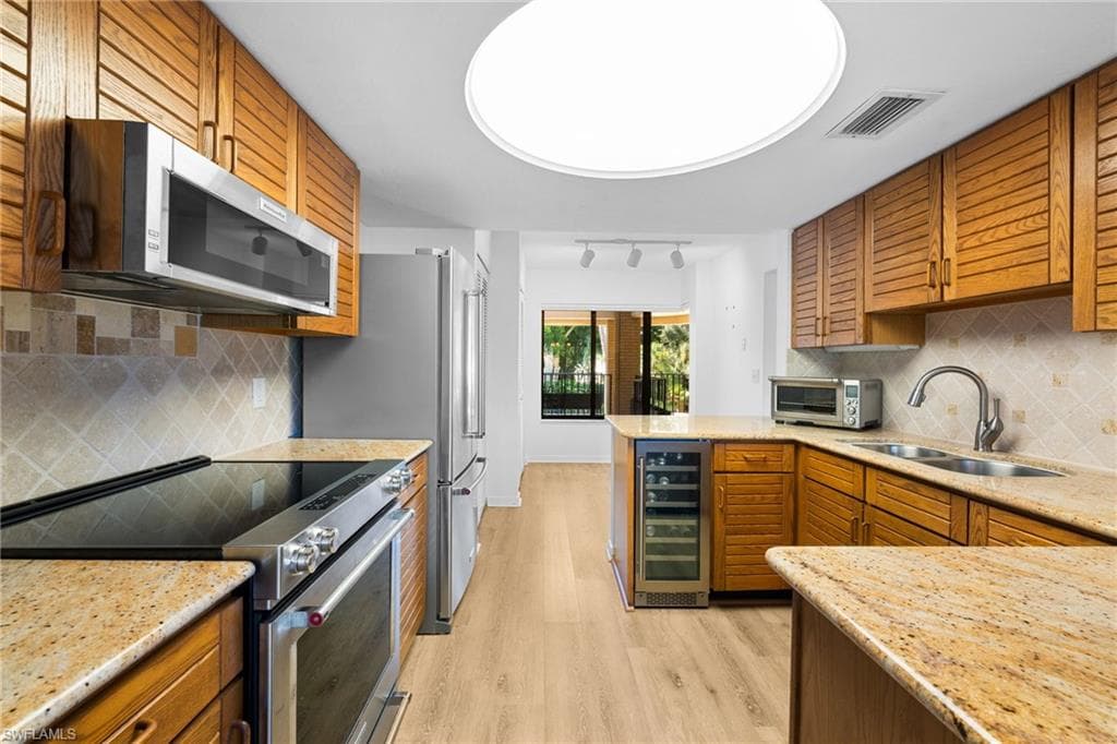 6710 Pelican Bay Blvd 422, Naples, FL 34108-9