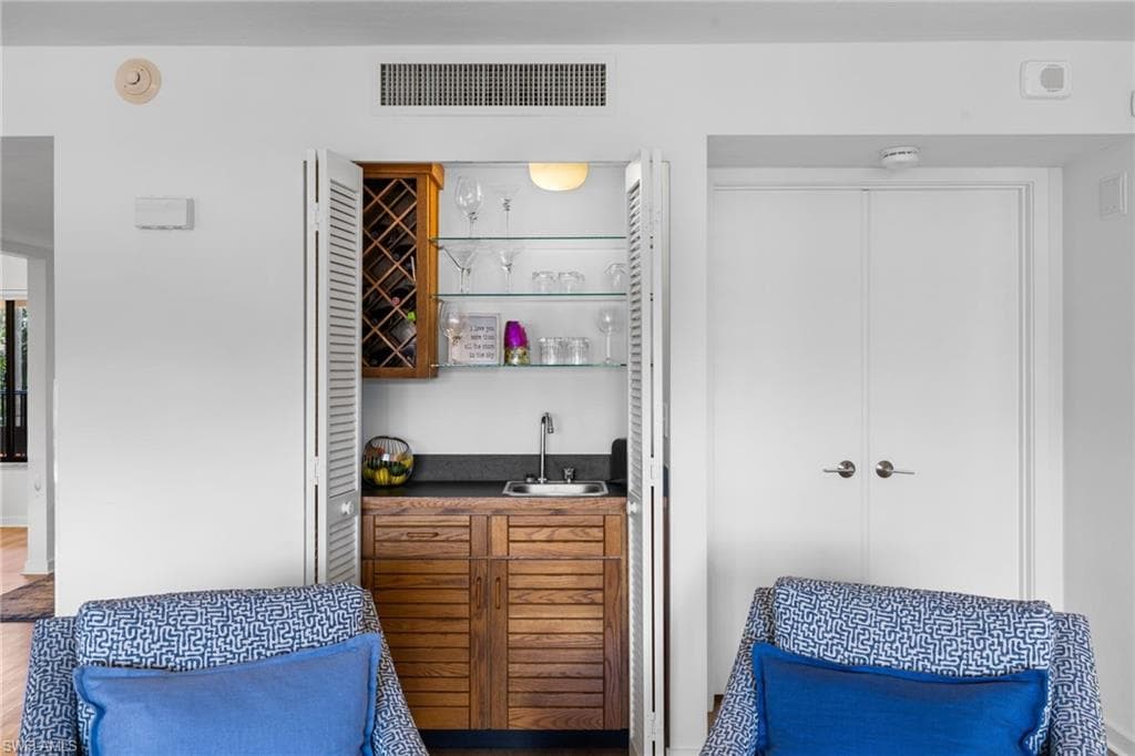 6710 Pelican Bay Blvd 422, Naples, FL 34108-18