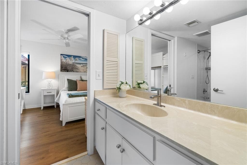 6710 Pelican Bay Blvd 422, Naples, FL 34108-30