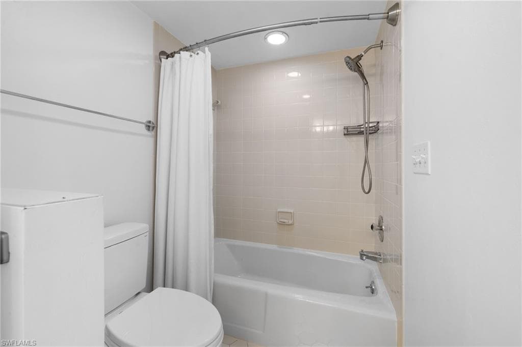 6710 Pelican Bay Blvd 422, Naples, FL 34108-31