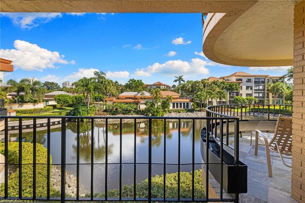 6710 Pelican Bay Blvd 422, Naples, FL 34108-32