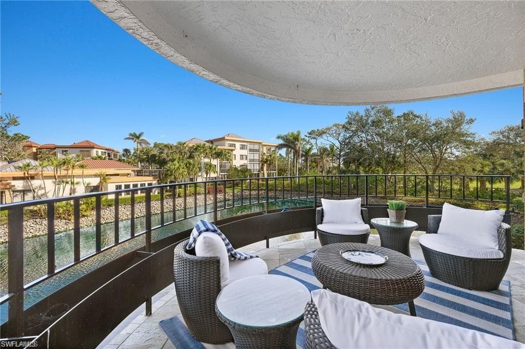 6710 Pelican Bay Blvd 422, Naples, FL 34108-36