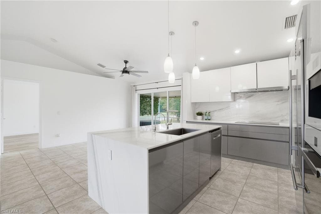 2075 Desoto Blvd N, Naples, FL 34120-8