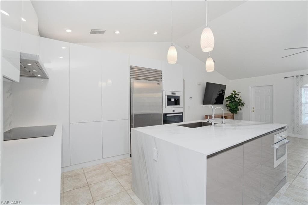 2075 Desoto Blvd N, Naples, FL 34120-10