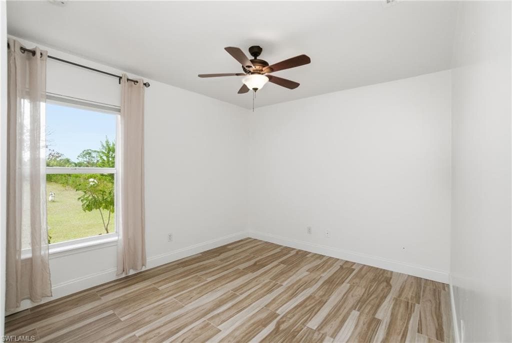 2075 Desoto Blvd N, Naples, FL 34120-25