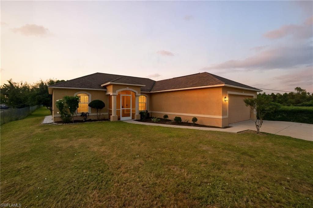 2075 Desoto Blvd N, Naples, FL 34120-41