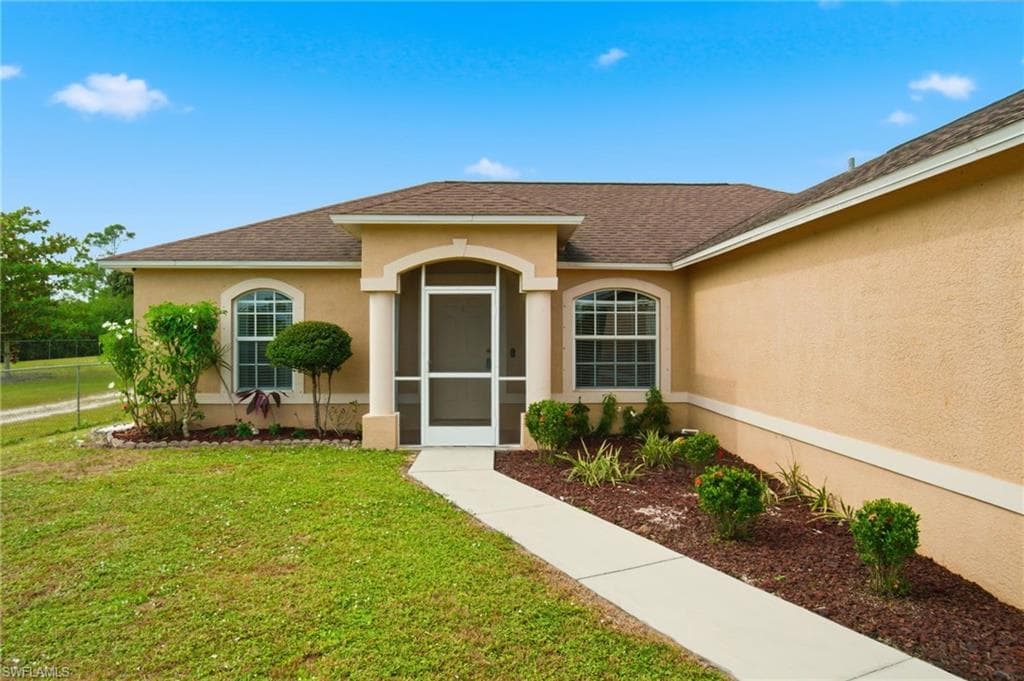 2075 Desoto Blvd N, Naples, FL 34120-3