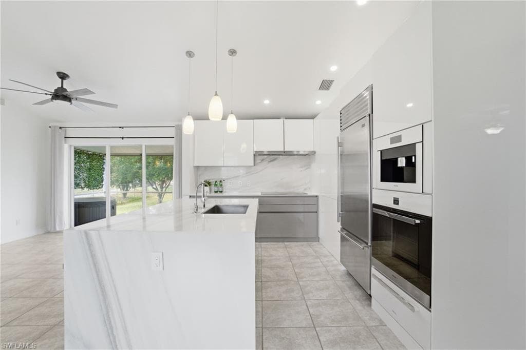 2075 Desoto Blvd N, Naples, FL 34120-7