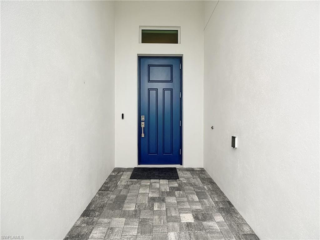 8980 Mustique Ln, Naples, FL 34114-8