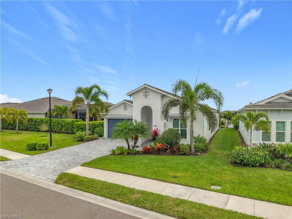 8980 Mustique Ln, Naples, FL 34114-5