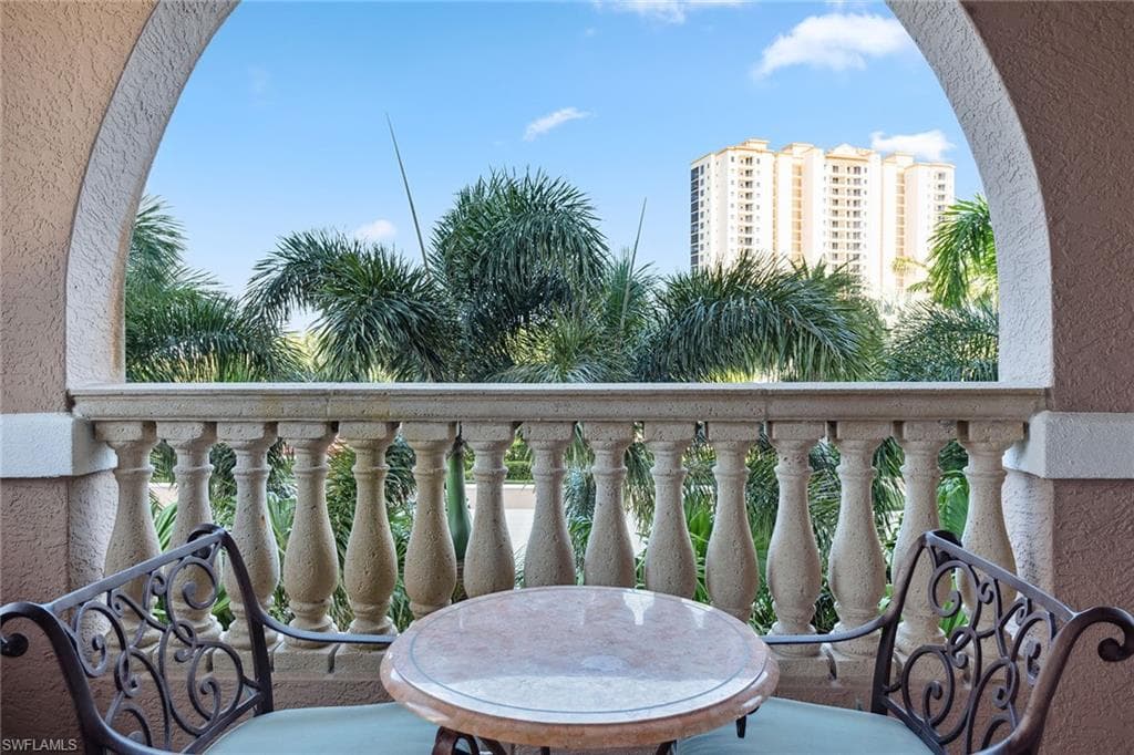 1060 Borghese Ln 206, Naples, FL 34114-28