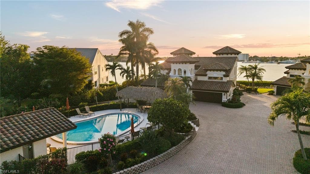 1301 Chesapeake Ave 1b, Naples, FL 34102-27