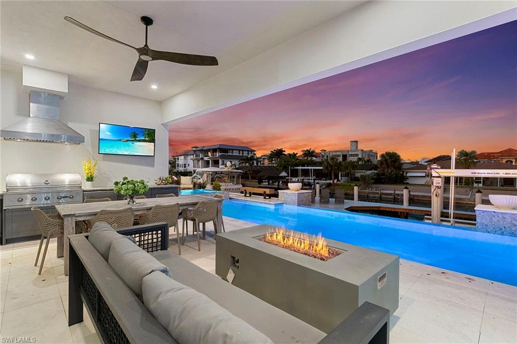 469 Germain Ave, Naples, FL 34108-1