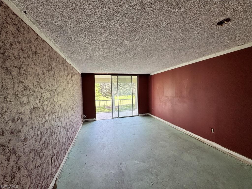 200 Turtle Lake Ct 205, Naples, FL 34105-10