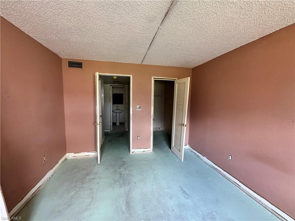 200 Turtle Lake Ct 205, Naples, FL 34105-11