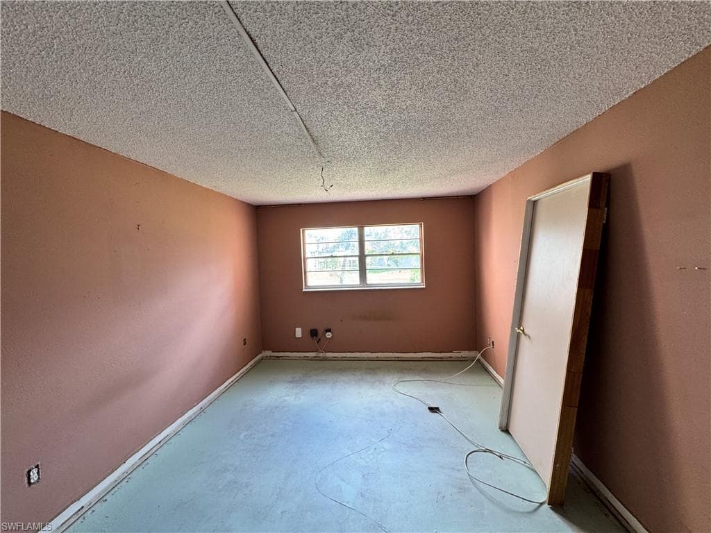 200 Turtle Lake Ct 205, Naples, FL 34105-12