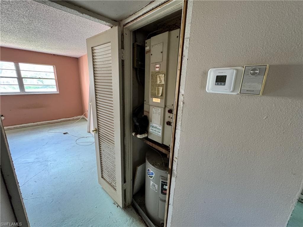 200 Turtle Lake Ct 205, Naples, FL 34105-15