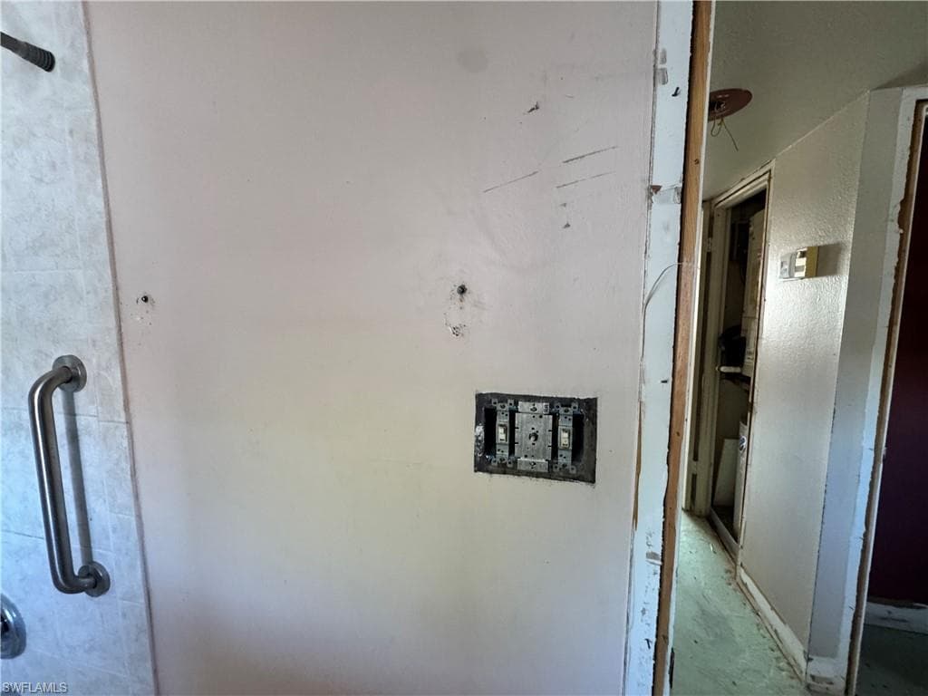 200 Turtle Lake Ct 205, Naples, FL 34105-19