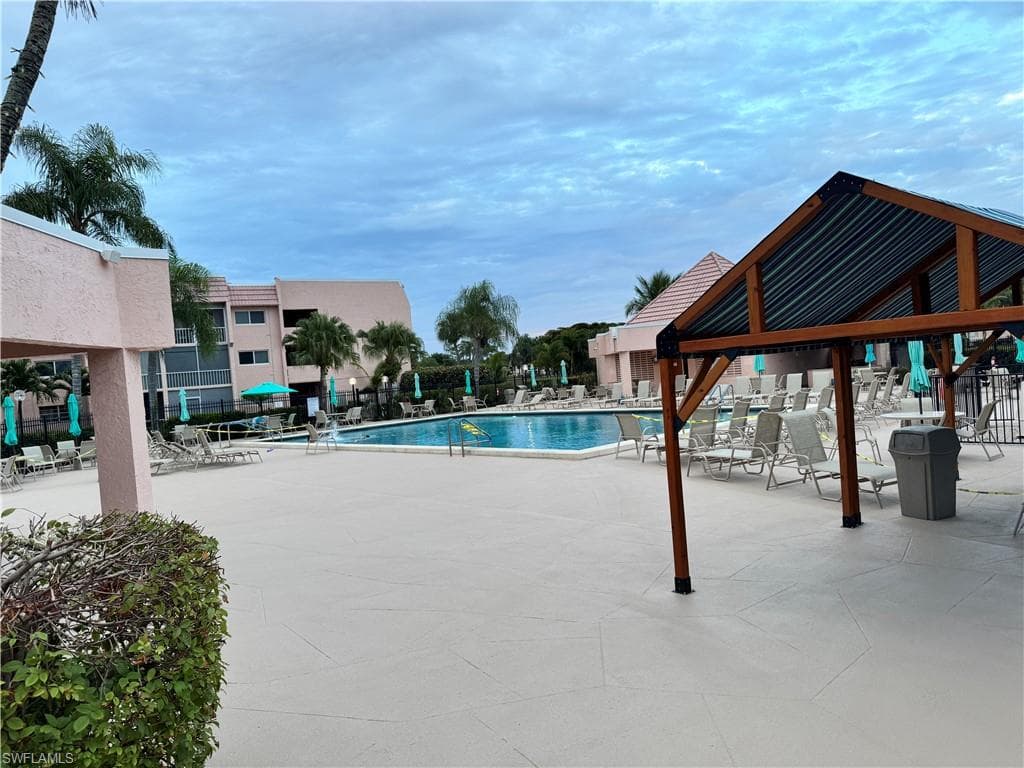 200 Turtle Lake Ct 205, Naples, FL 34105-27