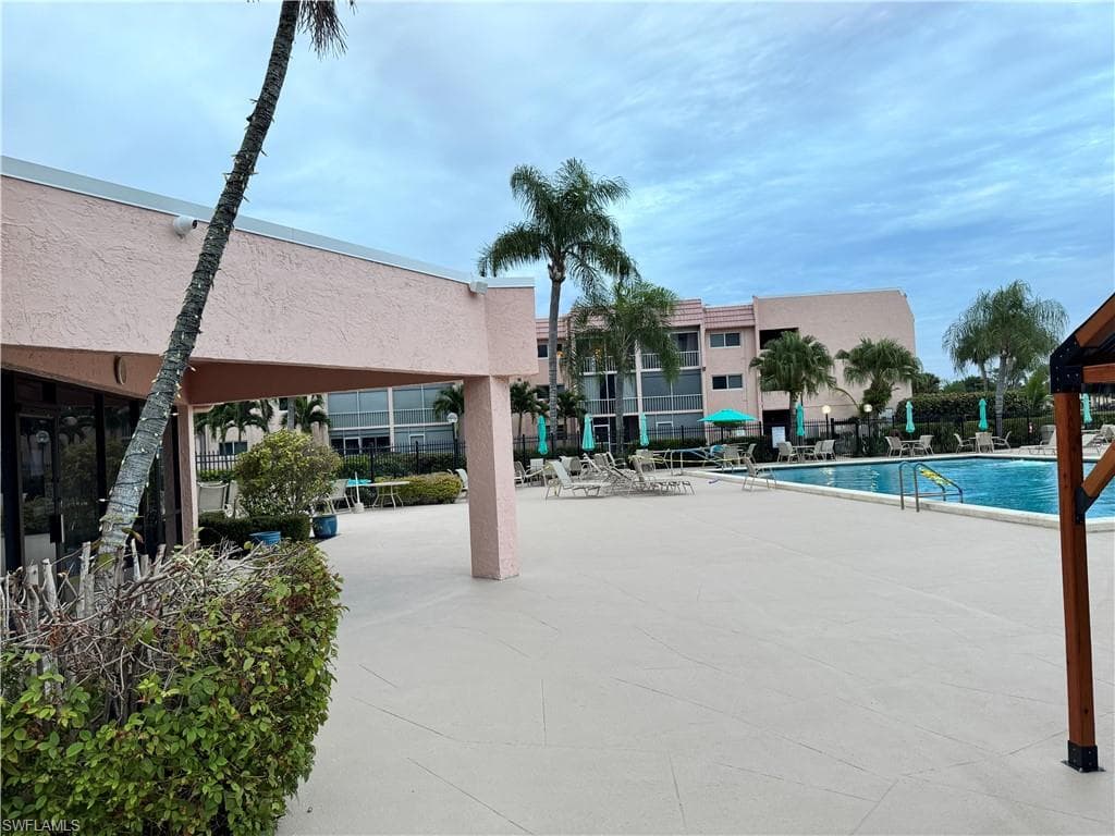 200 Turtle Lake Ct 205, Naples, FL 34105-29