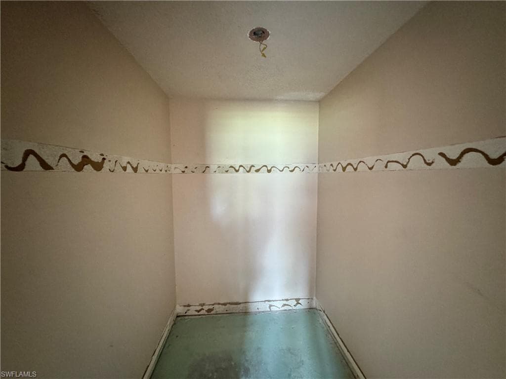 200 Turtle Lake Ct 205, Naples, FL 34105-5