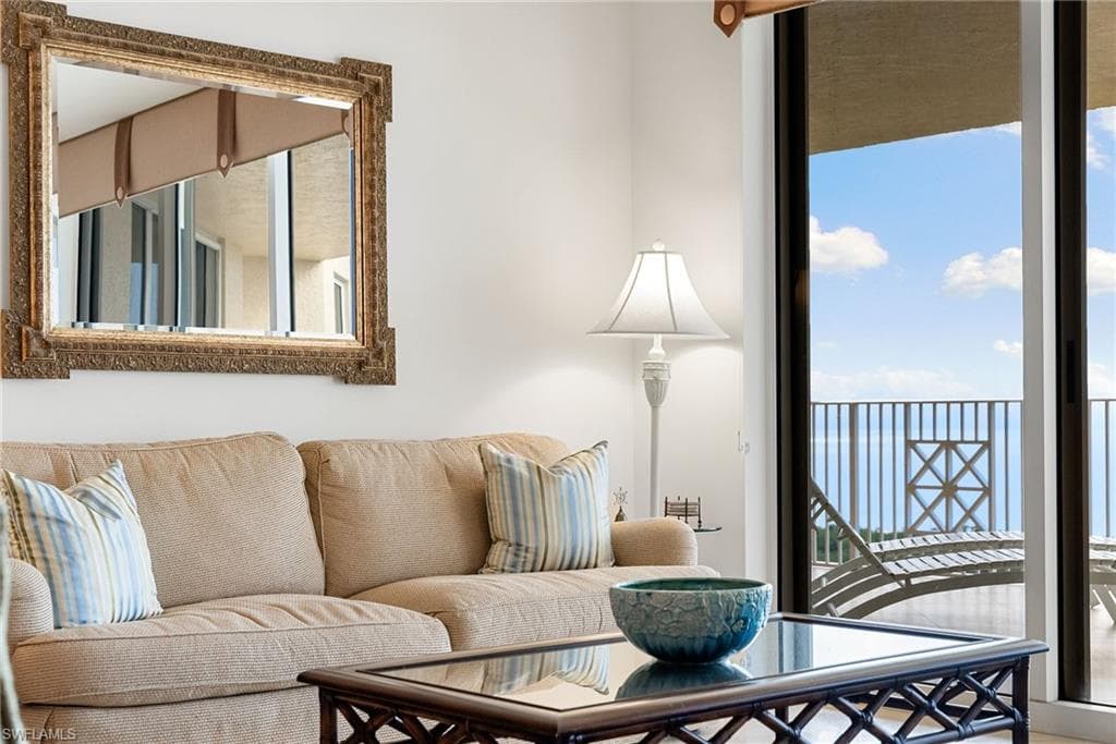 6597 Nicholas Blvd 1902, Naples, FL 34108-6