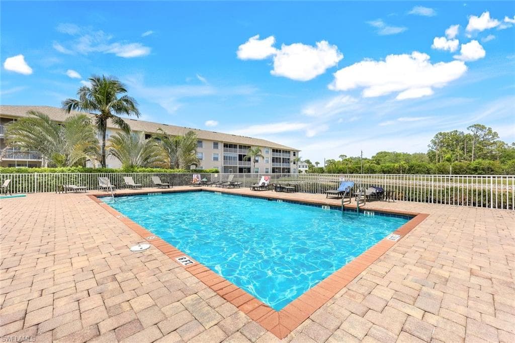 3280 Lindsey Ln 50, Naples, FL 34109-25