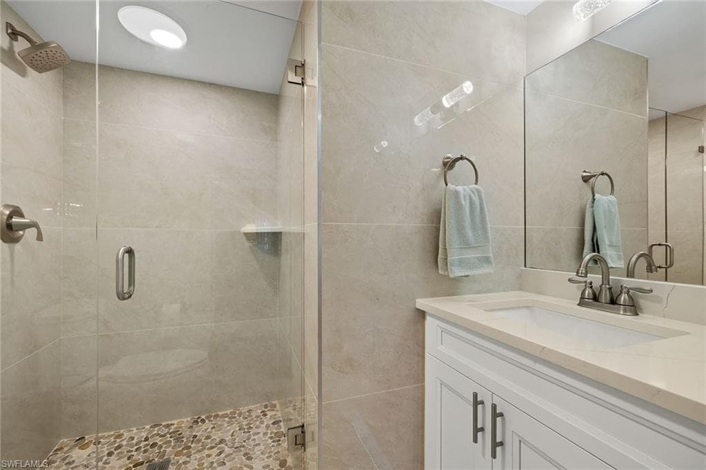 788 Park Shore Dr D32, Naples, FL 34103-24