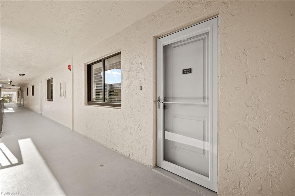 788 Park Shore Dr D32, Naples, FL 34103-26