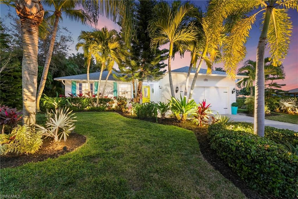 299 Heathwood Dr, Marco Island, FL 34145-4