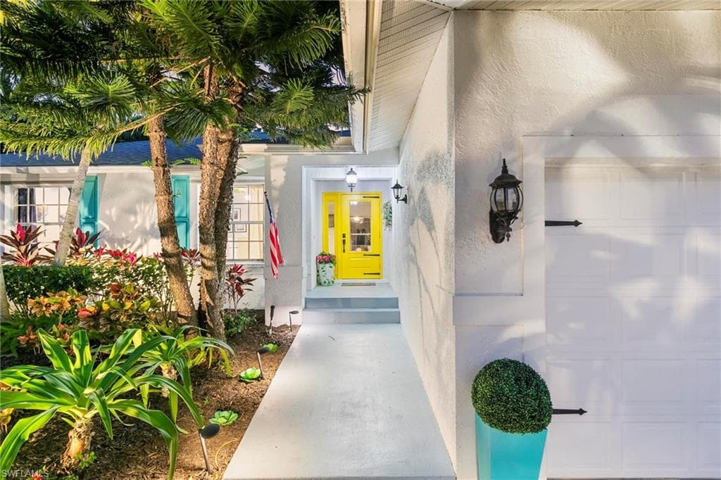 299 Heathwood Dr, Marco Island, FL 34145-7