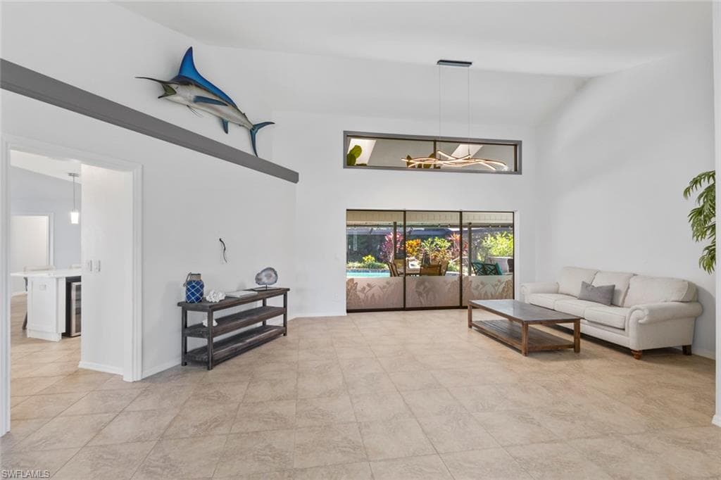 2529 Kings Lake Blvd, Naples, FL 34112-10