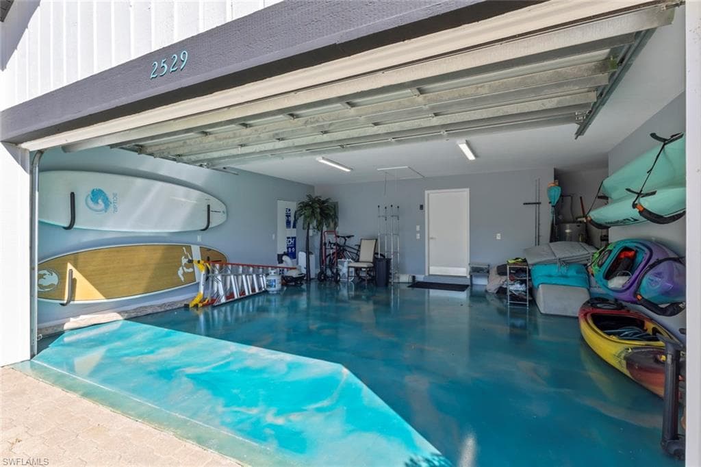 2529 Kings Lake Blvd, Naples, FL 34112-24