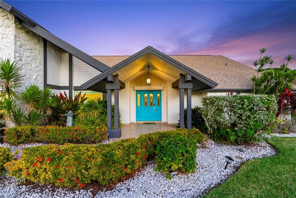 2529 Kings Lake Blvd, Naples, FL 34112-26