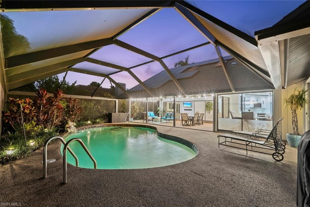 2529 Kings Lake Blvd, Naples, FL 34112-27