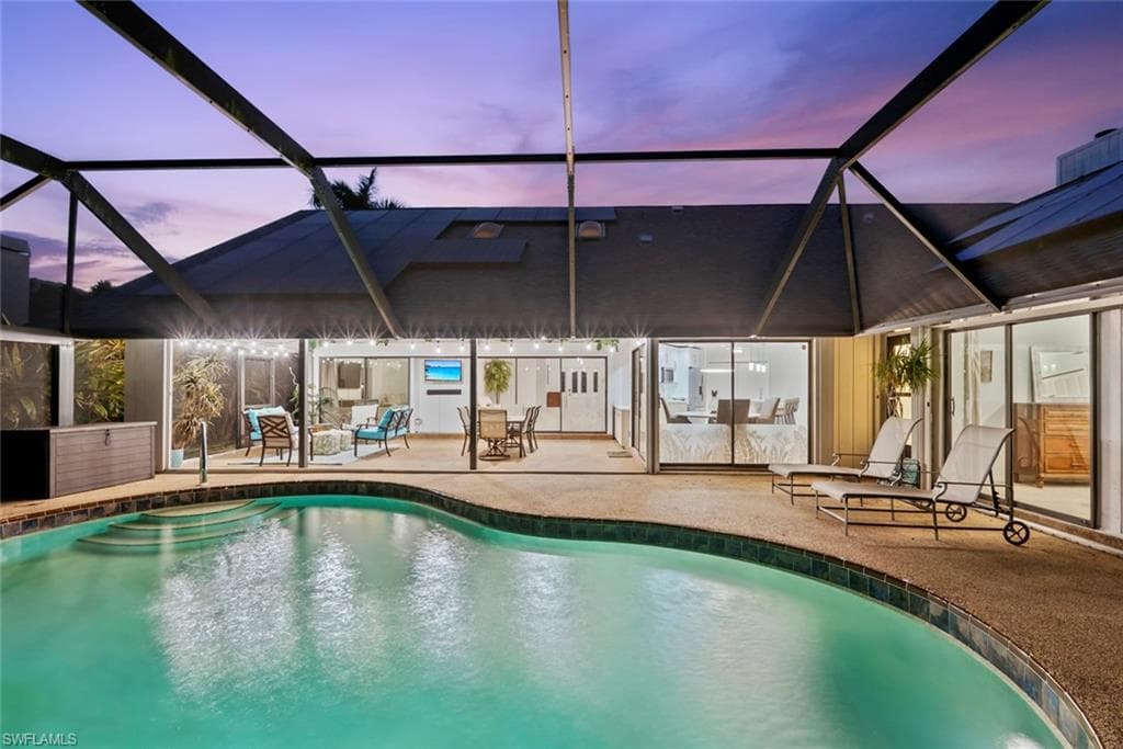 2529 Kings Lake Blvd, Naples, FL 34112-28