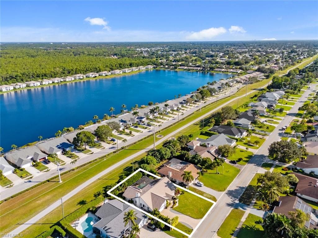2529 Kings Lake Blvd, Naples, FL 34112-32