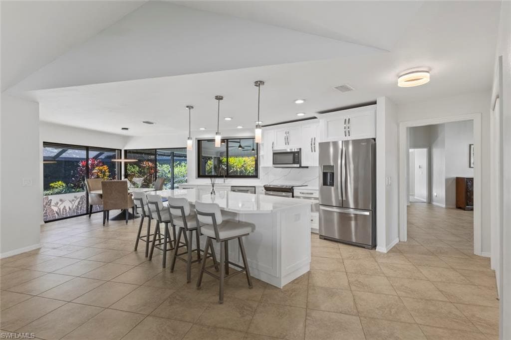 2529 Kings Lake Blvd, Naples, FL 34112-4