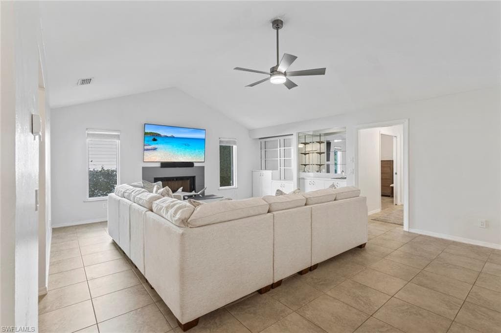 2529 Kings Lake Blvd, Naples, FL 34112-6