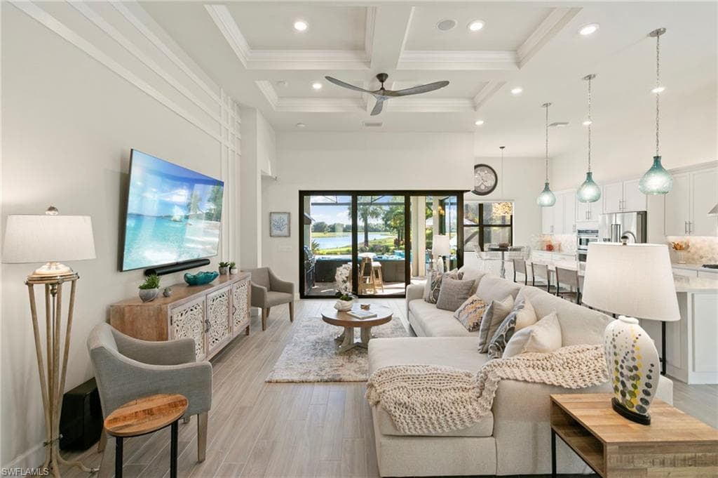 2787 Aviamar Cir, Naples, FL 34114-8