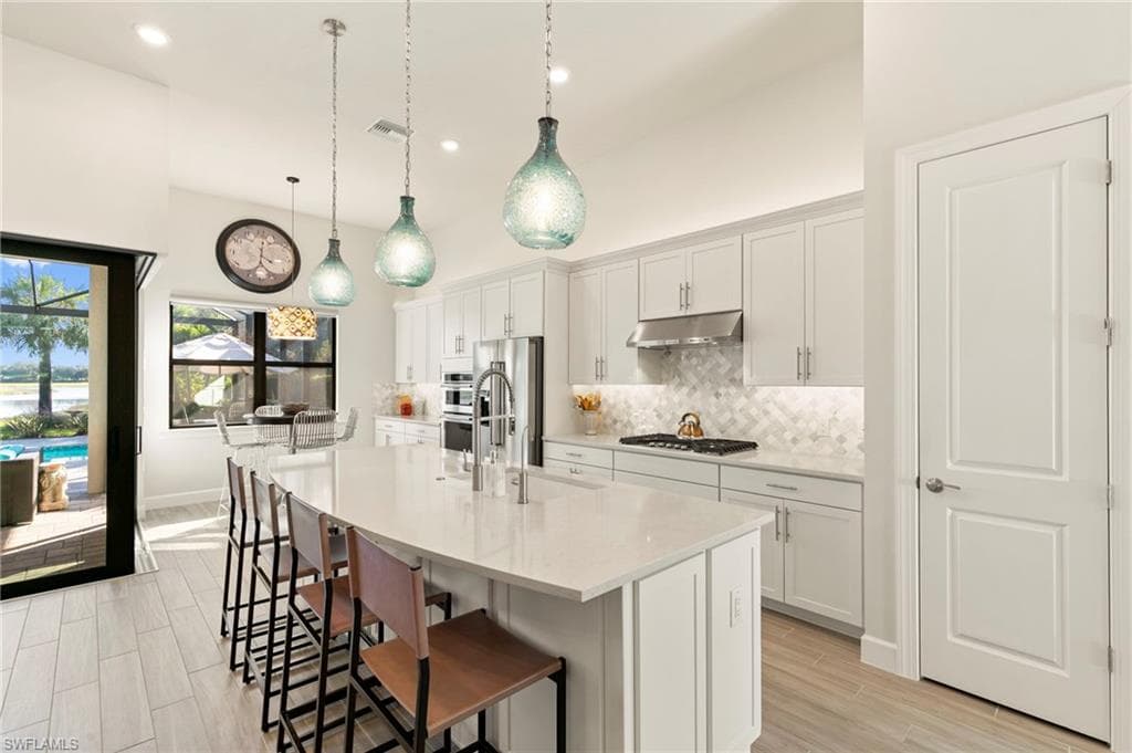 2787 Aviamar Cir, Naples, FL 34114-14