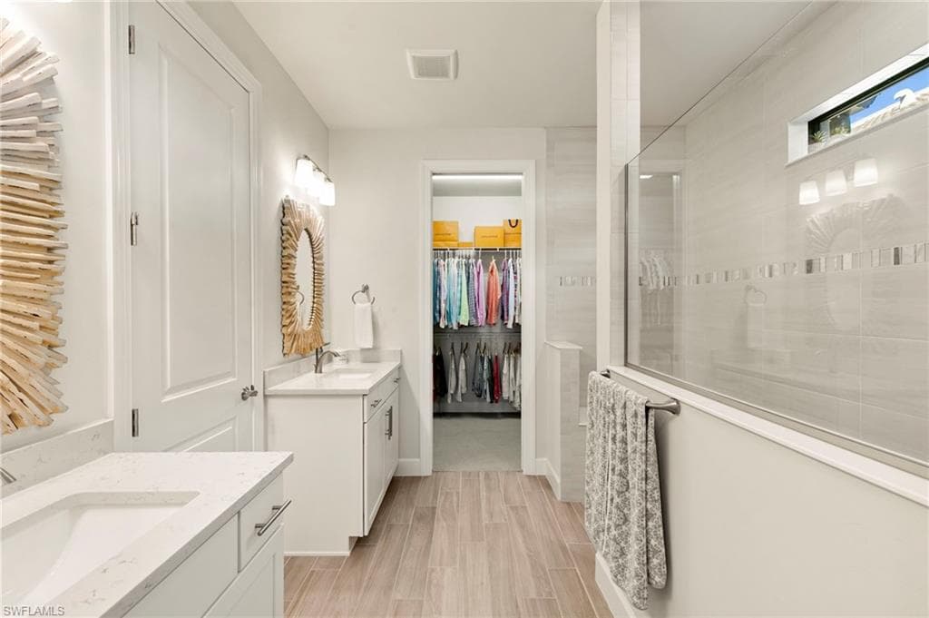 2787 Aviamar Cir, Naples, FL 34114-21