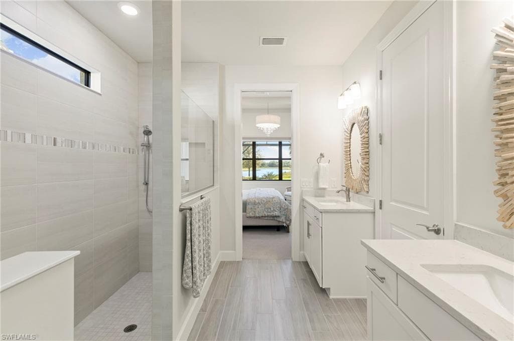 2787 Aviamar Cir, Naples, FL 34114-22