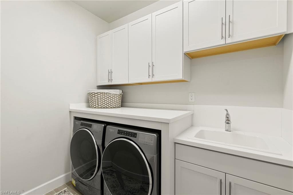 2787 Aviamar Cir, Naples, FL 34114-27